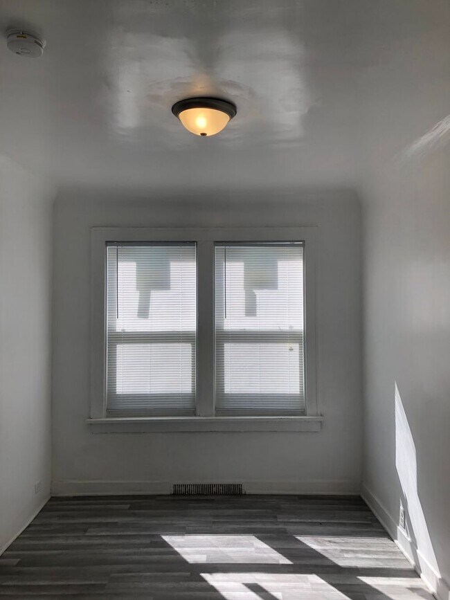 Foto del edificio - Section 8 Welcomed Large 2 Bedroom