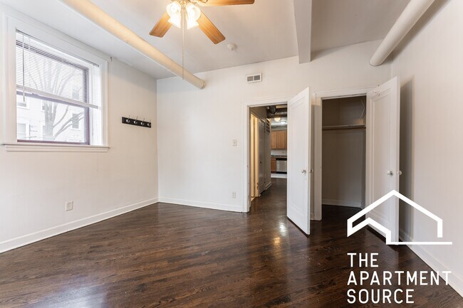 Foto del edificio - 3321 N Lakewood Ave