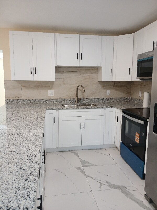 Foto del edificio - 378-378 78th Ave NE