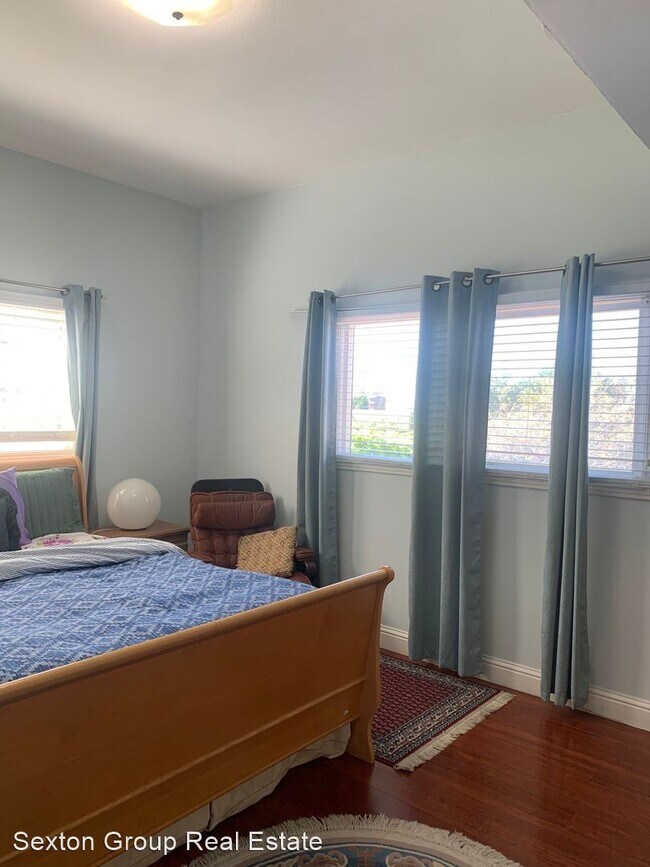 Building Photo - Studio, 1 bath House - 2415 Mira Vista Dr ...