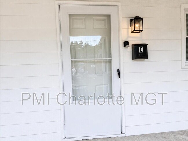 Building Photo - 318 Barrymore Dr
