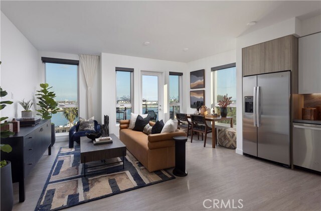 Foto del edificio - 551 S Harbor Blvd