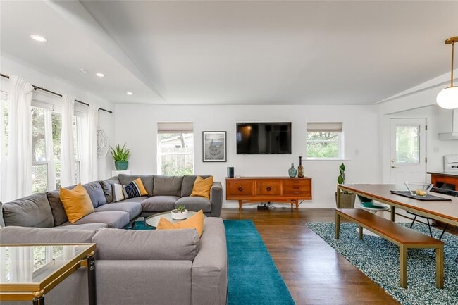 Building Photo - 5323 Downs Dr