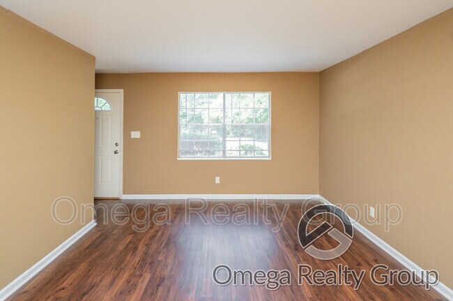 Building Photo - 2705 Hackberry Rd