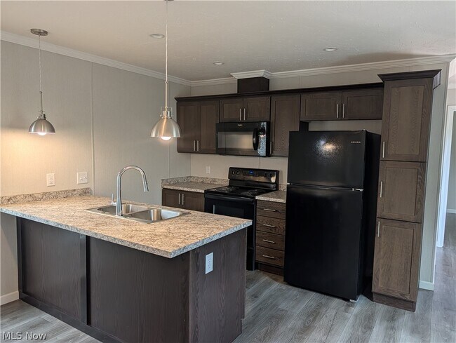 Foto del edificio - 230 Edgecliff Cir W