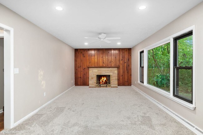 Foto del edificio - 3 br, 1.5 bath House - 8730 Bailey Dr NE