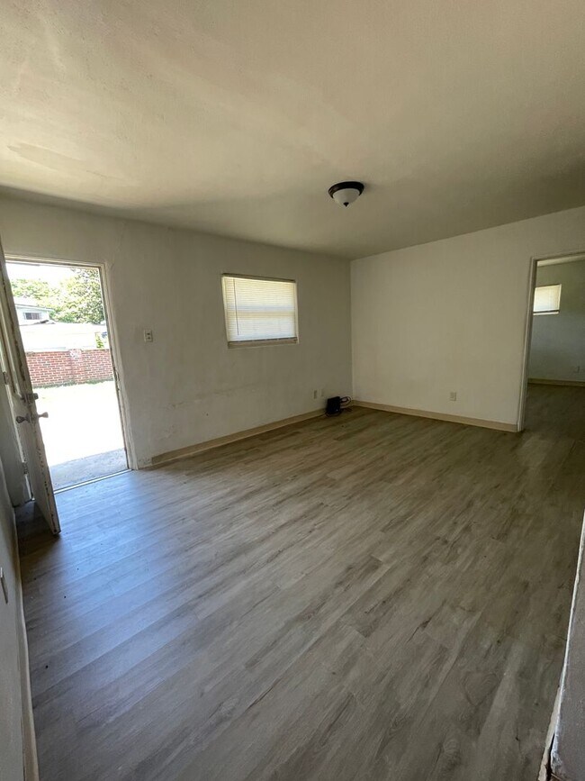 Foto del edificio - 1512 Wilson Street