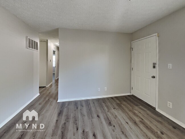 Foto del edificio - 6649 Meadowlark Dr