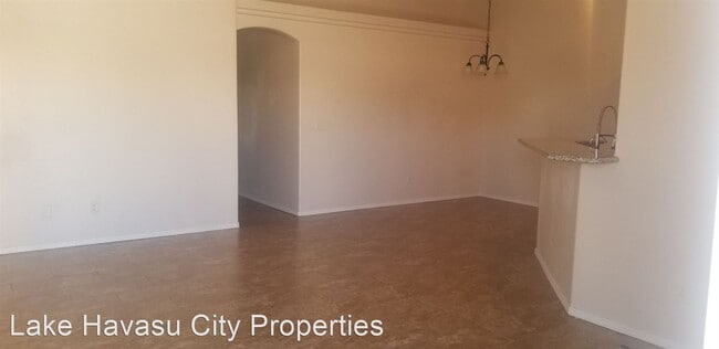 Building Photo - 3040 Sombrero Dr