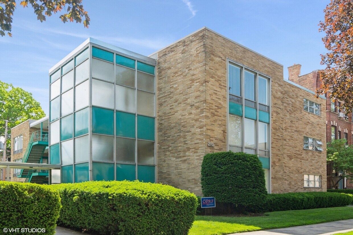 Primary Photo - 210 N Kenilworth Ave
