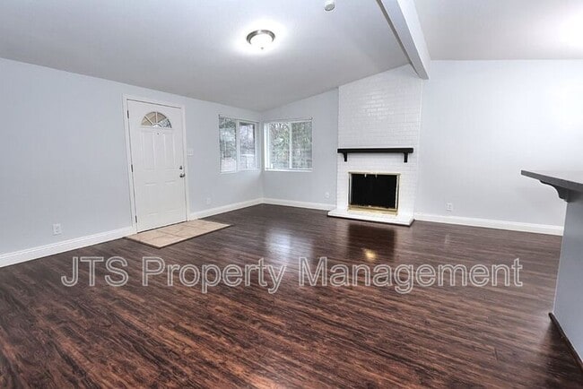 Photo - 2000 Belcot Rd House