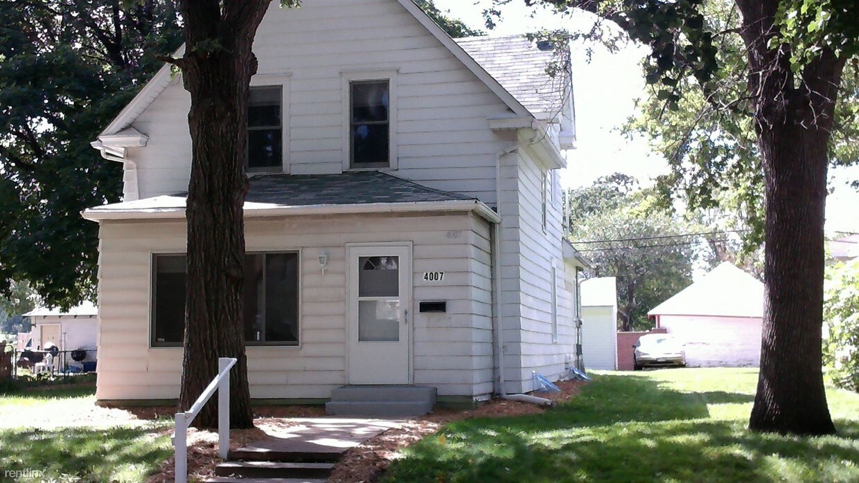 Primary Photo - 4 br, 2 bath House - 4007 GIRARD AVE