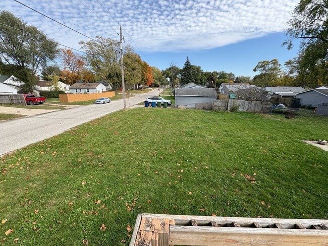 Building Photo - 3 Bed, 1 Bath - House for rent! NO APPLICATION FEES!!!