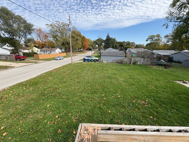 Foto del edificio - 3 Bed, 1 Bath - House for rent! NO APPLICATION FEES!!!