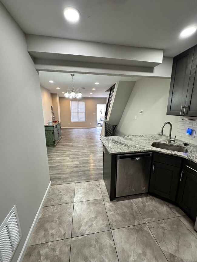 Building Photo - 1920 S Bonsall St