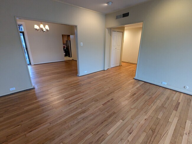 Building Photo - 5423 Howe St
