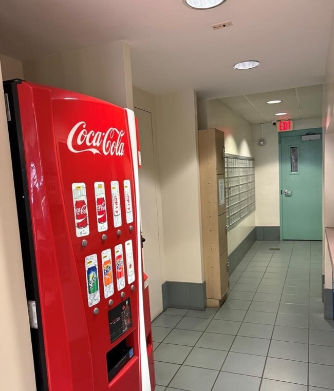 Building Photo - 1617 Kapiolani Blvd