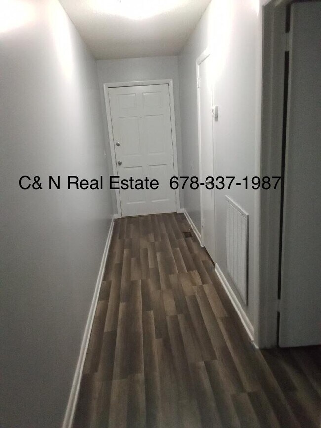 Foto del edificio - 6201 Angus Cir NW