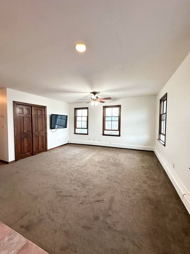 Building Photo - 155 Beach 95th St