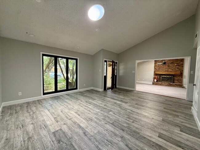 Foto del edificio - 8606 Knoxville Ave