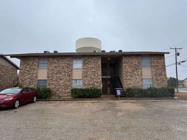 Foto del edificio - 1700 Kirk Ave