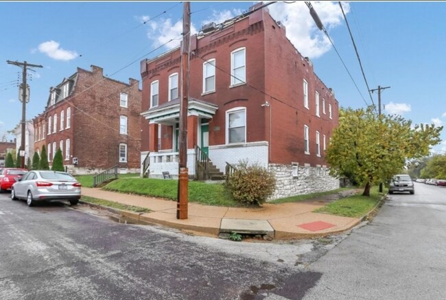 Building Photo - 1938 Winnebago St