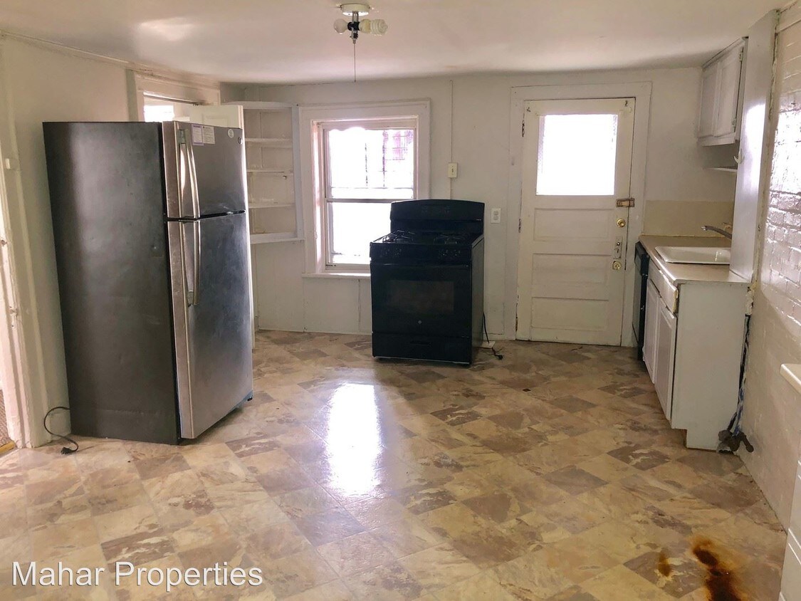 Primary Photo - 2 br, 1 bath Apartment - 28 Myrtle Ave