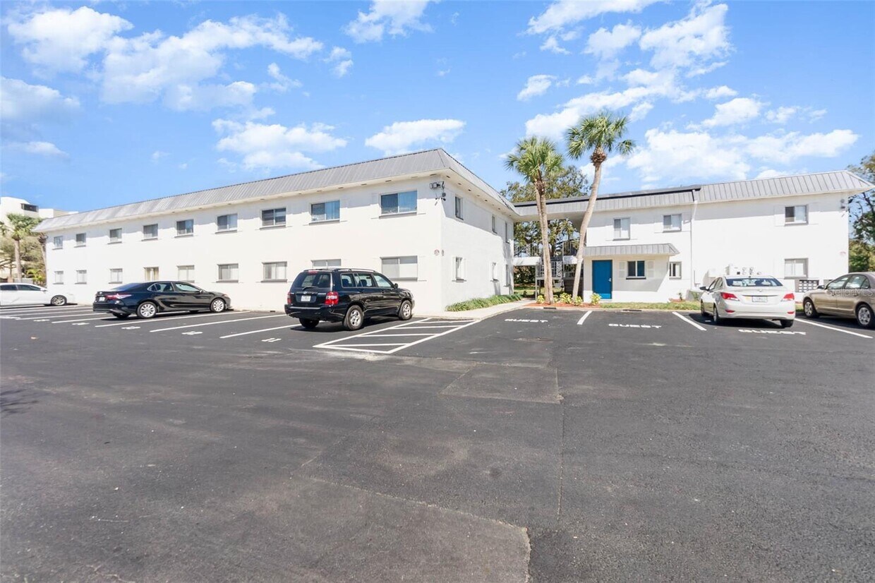 Foto principal - 2000 15th Ct NW