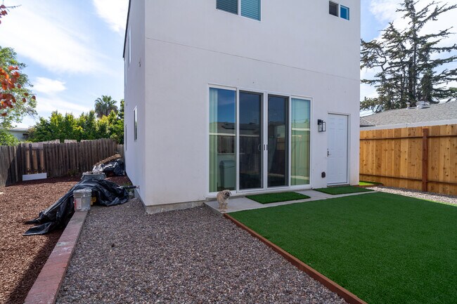 Foto del edificio - 5123 Tipton St