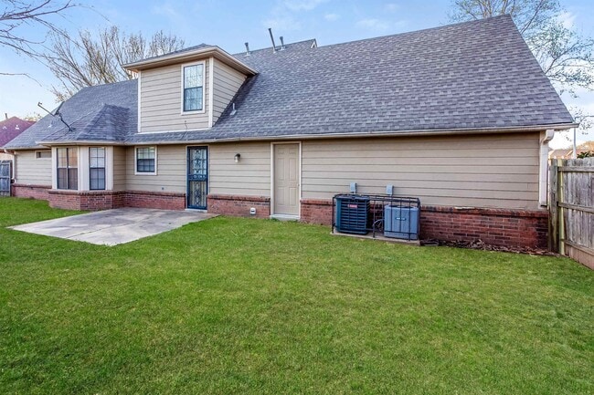 Building Photo - 6701 Walter Forest Cove