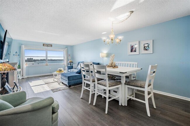 Foto del edificio - 4550 Cove Cir