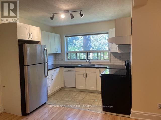 Building Photo - 133 Dunn Ave