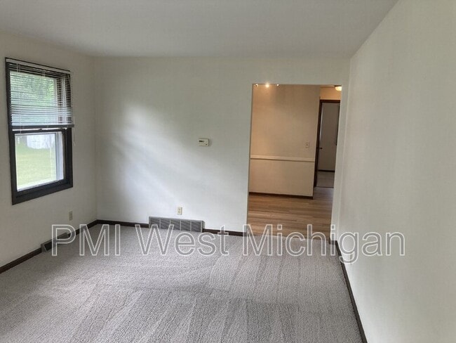 Foto del edificio - 7255 Periwinkle Ave SE