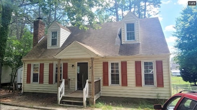 Building Photo - 9305 Fox Run Dr