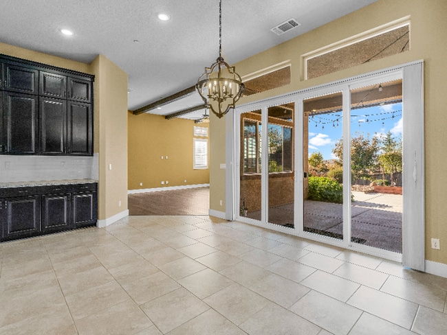 Building Photo - 325 Eagle Creek Ct