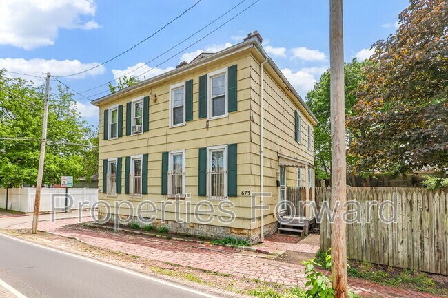 Foto del edificio - 673 E Sycamore St