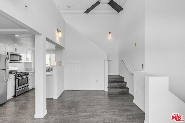 Foto del edificio - 4980 S Centinela Ave