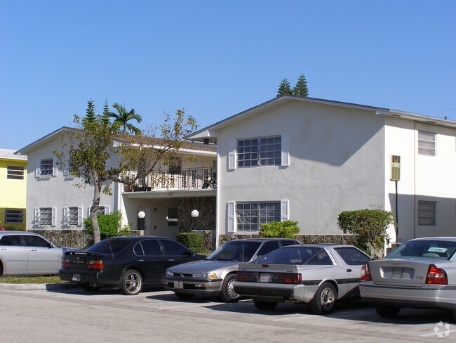 Building Photo - 2131 NE 168th St