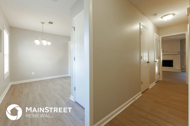 Foto del edificio - 8071 Creekstone Way