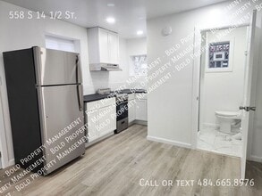 Building Photo - 558 S 14 1/2 St