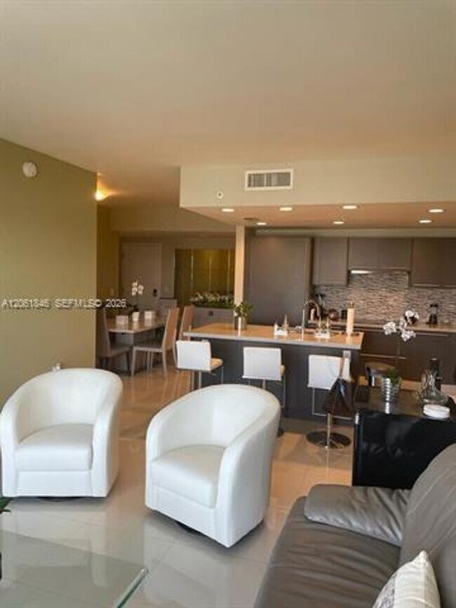Foto del edificio - 7661 NW 107th Ave