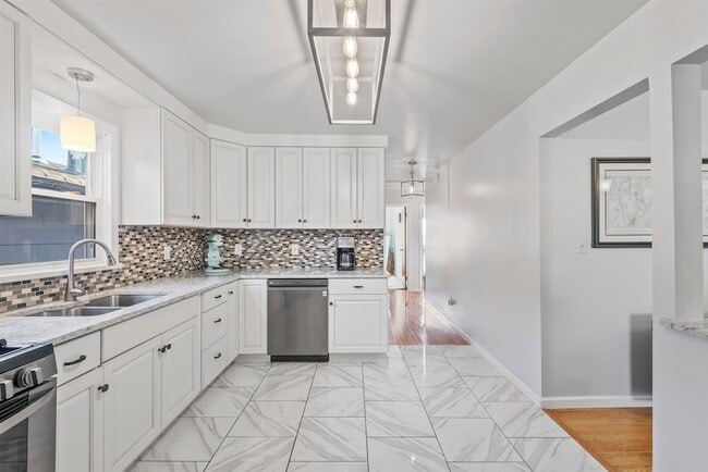 Photo - 290 Randolph Ave House