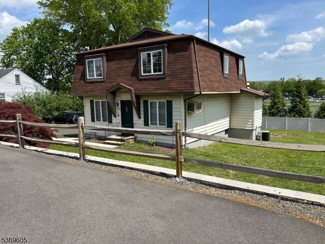 Building Photo - 1558 Alps Rd