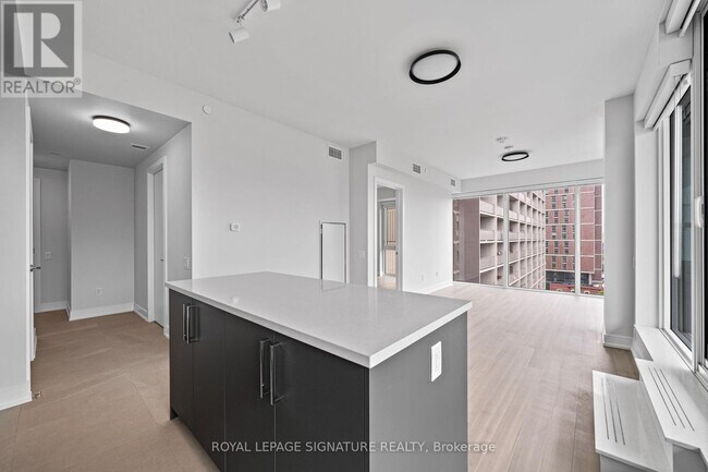 Photo du bâtiment - 664-1664 Spadina Ave.