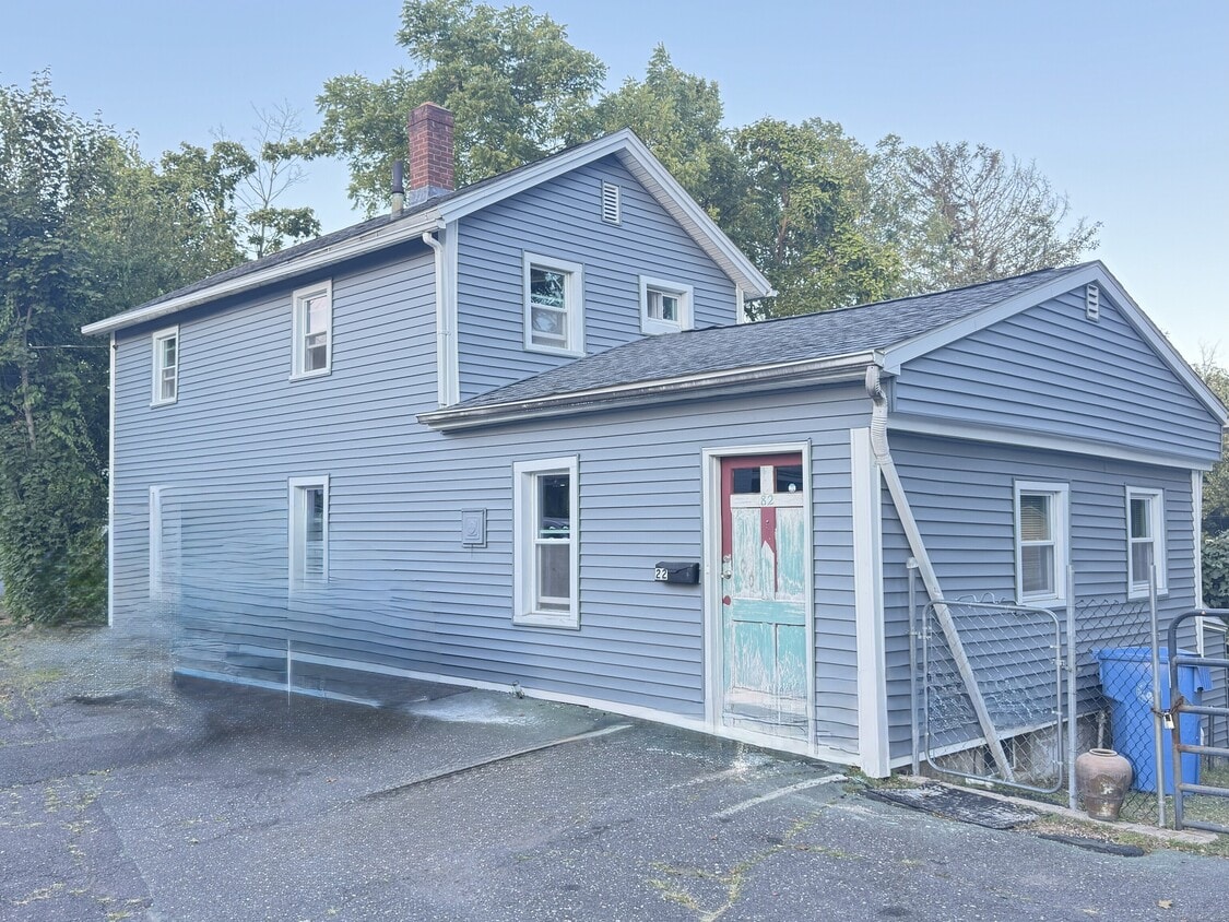 Primary Photo - 22 Holmes Ave