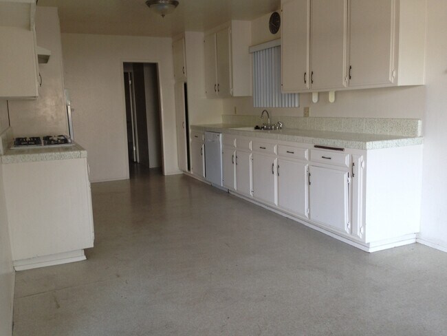 Foto del edificio - Del Mar Heights Home West of 5