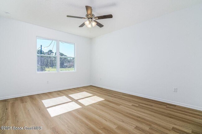 Foto del edificio - 1398 Saxony Rd SW