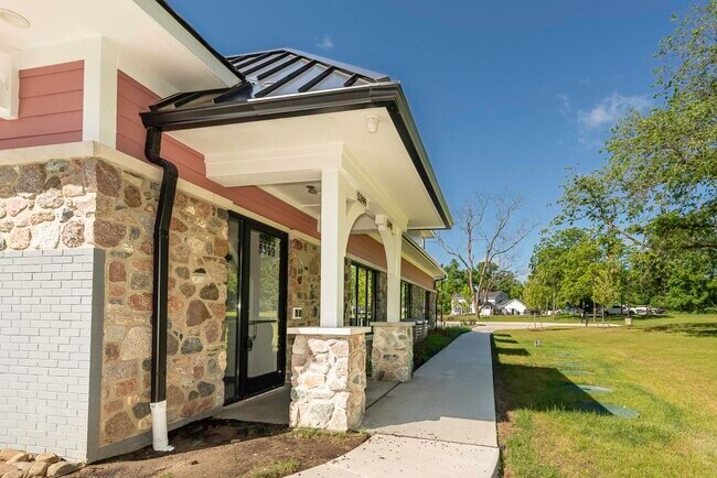 Foto del edificio - 5395 Plymouth Rd