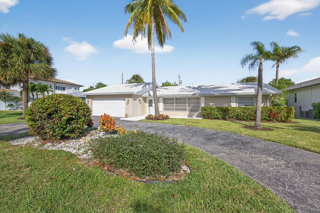 Building Photo - 1242 N Harbor Dr