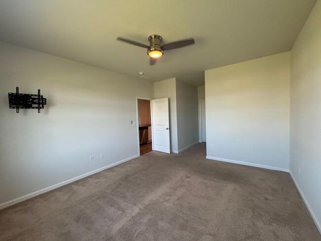 Building Photo - REDUCED! Very nice 3 bedroom/2 bath home in Meridian Summit